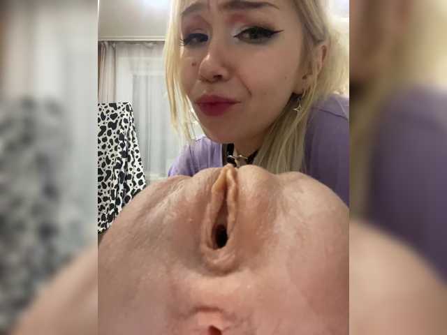 freakfarm's BongaCams profile