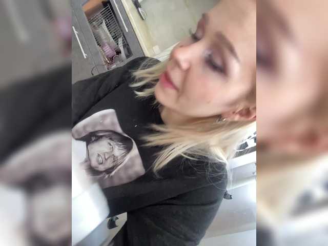 freakfarm's BongaCams show and profile