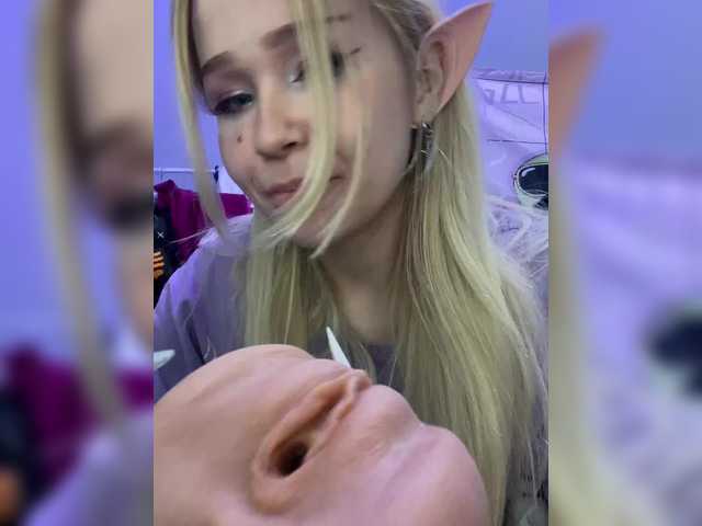 freakfarm's BongaCams show and profile