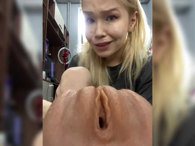 freakfarm's BongaCams show and profile