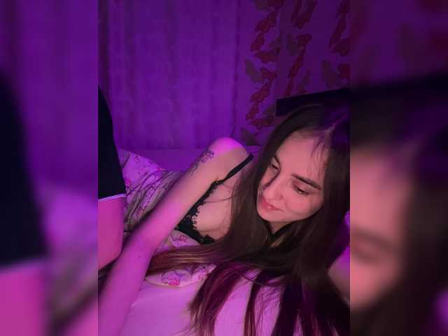 SweetPussies's BongaCams show and profile