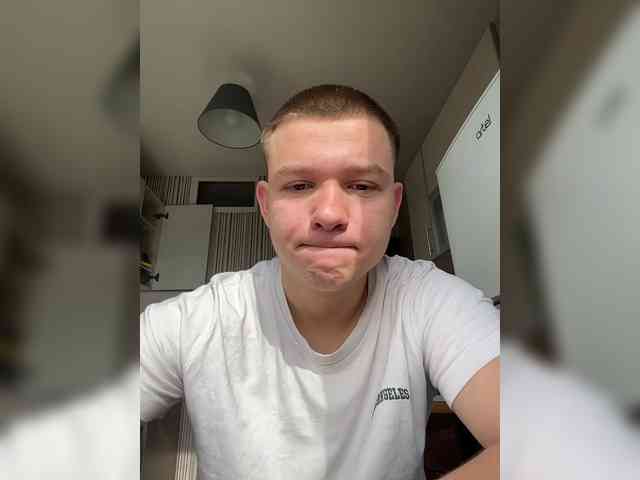 SashaGodwiewir SashaGodwiewir