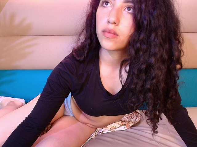 Nia-DAmore's BongaCams show and profile