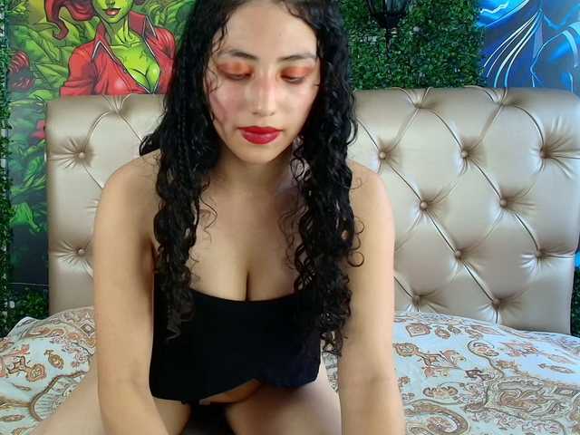 Nia-DAmore's BongaCams show and profile