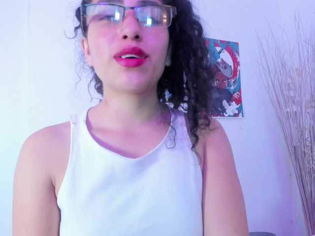 Nia-DAmore's BongaCams show and profile
