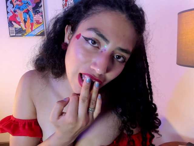 Nia-DAmore's BongaCams show and profile