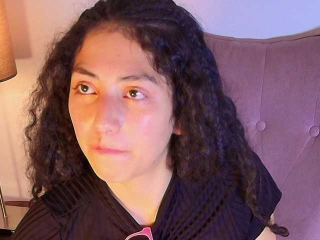 Nia-DAmore's BongaCams show and profile