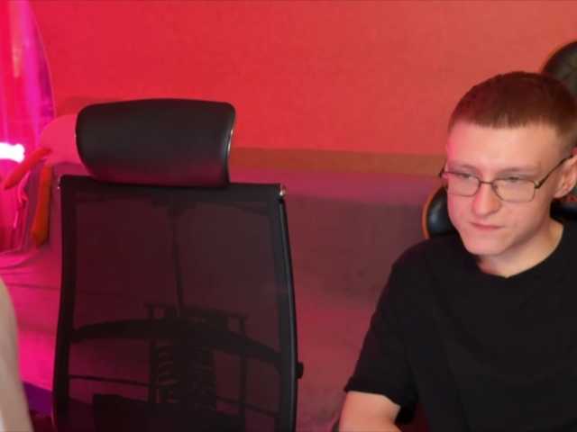 LollyHuyolly's BongaCams show and profile