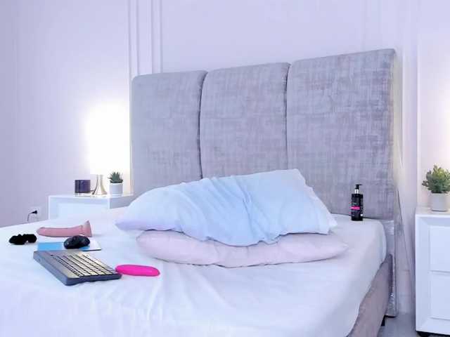 PenelopeSaenz's BongaCams show and profile