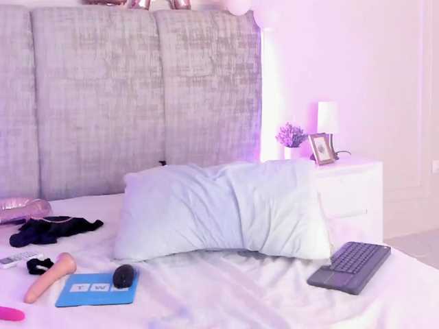 PenelopeSaenz's BongaCams show and profile