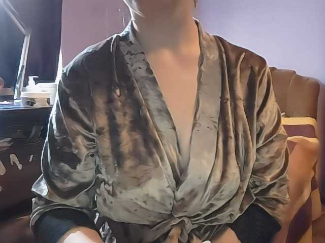 Kitti-'s BongaCams show and profile