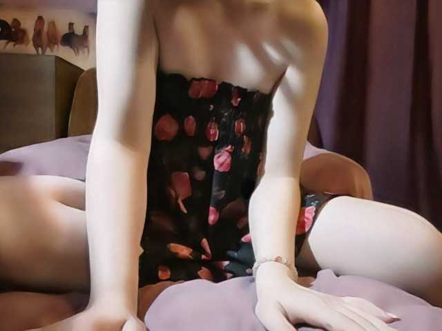 Kitti-'s BongaCams show and profile