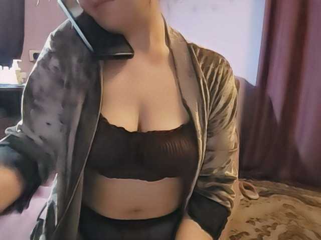 Kitti-'s BongaCams show and profile