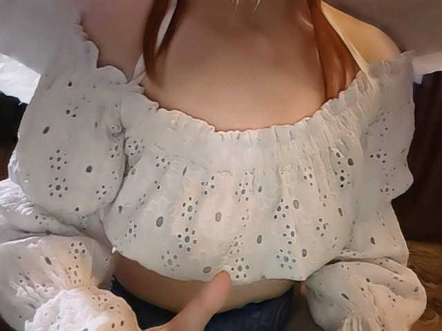 Kitti-'s BongaCams show and profile