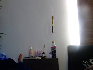 BellaTayllor Porn Show