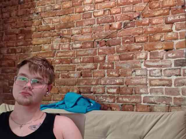 MOTblEk Live Webcam on BongaCams