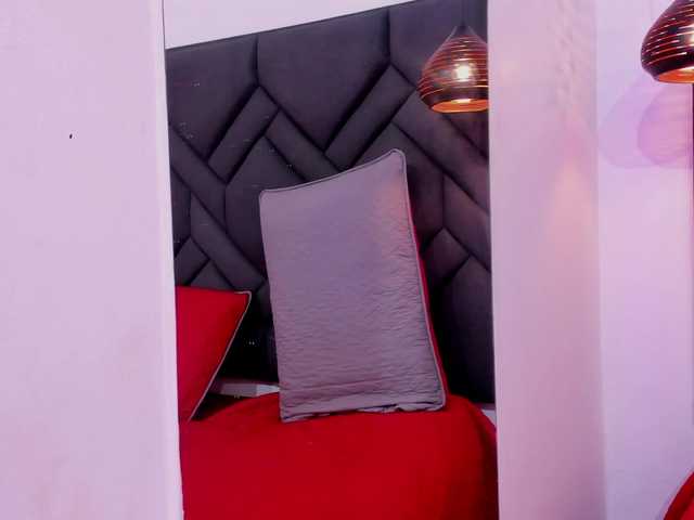 Isa-Flame Live Cam on BongaCams