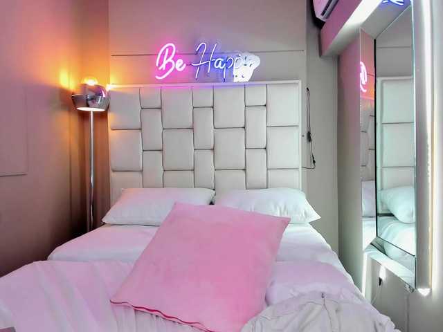 NicolleSweett04 preview