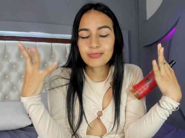 NicolleSweett04 webcam