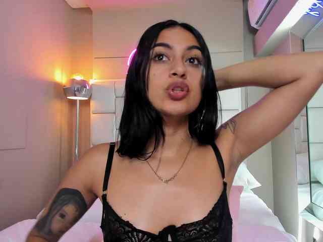 NicolleSweett04 NicolleSweett04