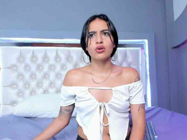 NicolleSweett04 Live Webcam on BongaCams