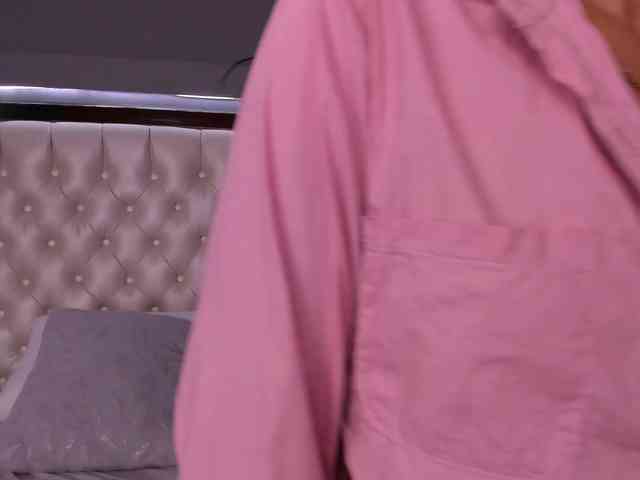 NicolleSweett04 webcam