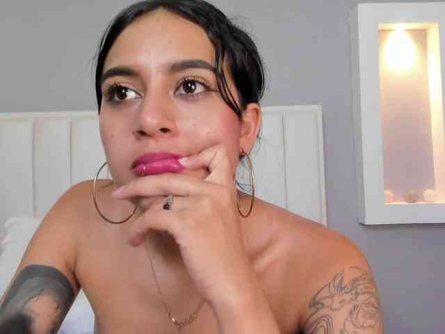 NicolleSweett04 webcam