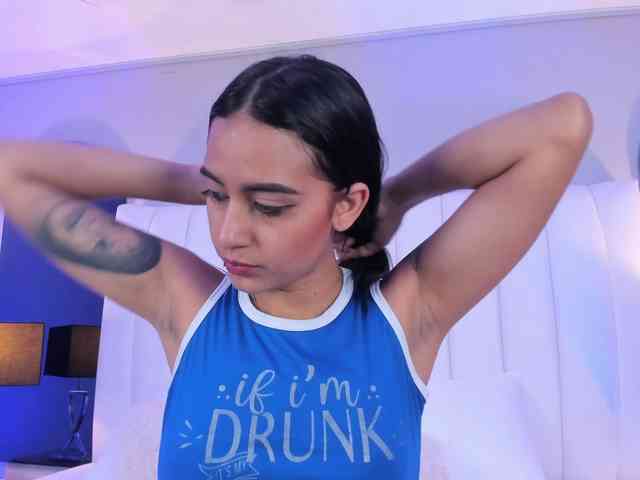 NicolleSweett04 webcam