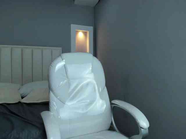 NicolleSweett04 webcam