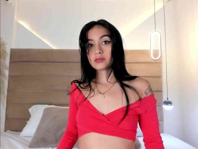 NicolleSweett04