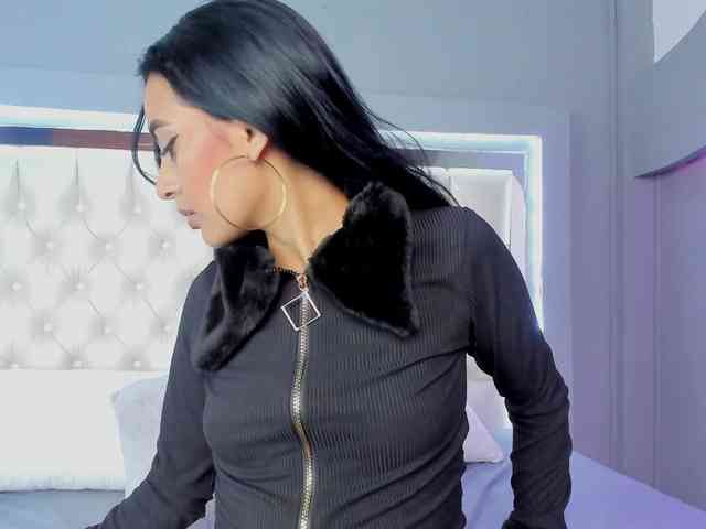 NicolleSweett04 webcam