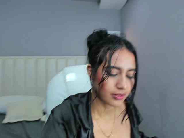 NicolleSweett04 Live Webcam on BongaCams