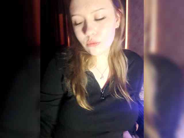 SweetyKittyaa webcam