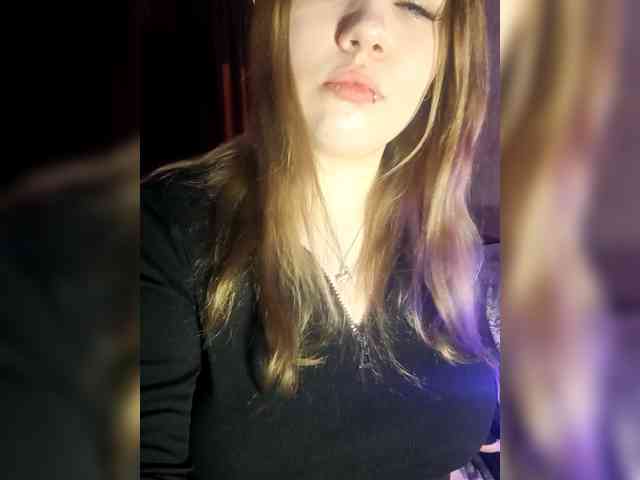 SweetyKittyaa webcam