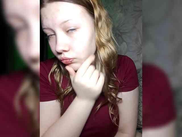 SweetyKittyaa webcam