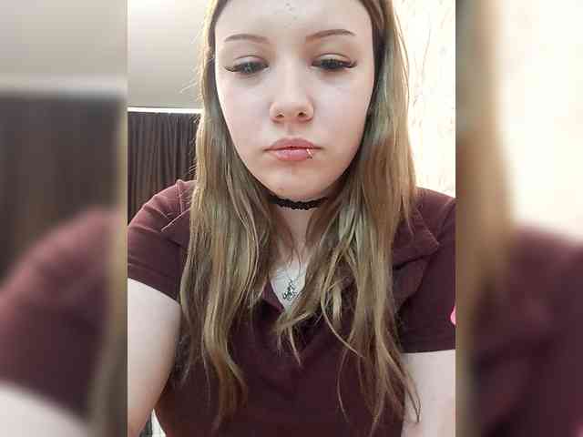 SweetyKittyaa webcam