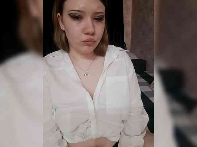 SweetyKittyaa webcam