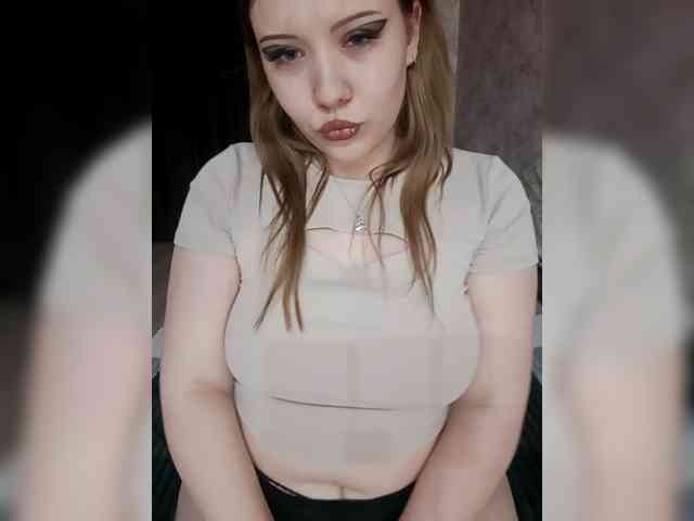 SweetyKittyaa webcam