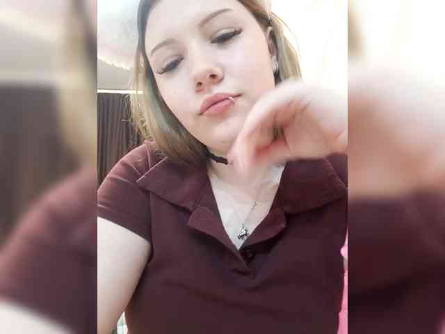 SweetyKittyaa webcam