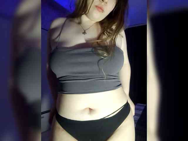 SweetyKittyaa webcam