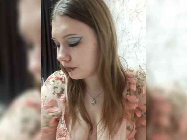 SweetyKittyaa webcam