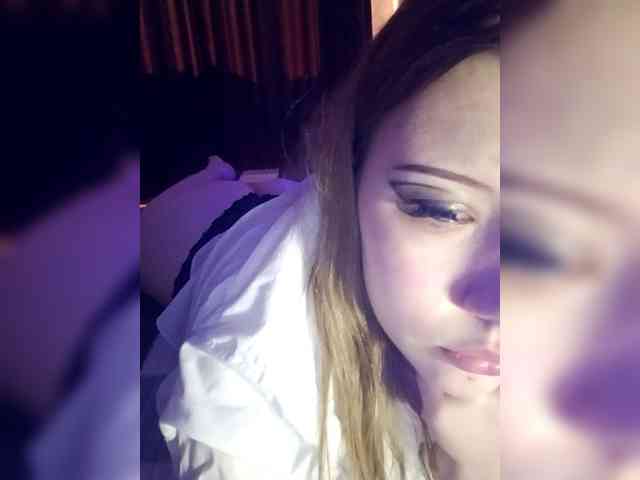 SweetyKittyaa webcam