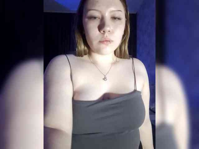 SweetyKittyaa webcam