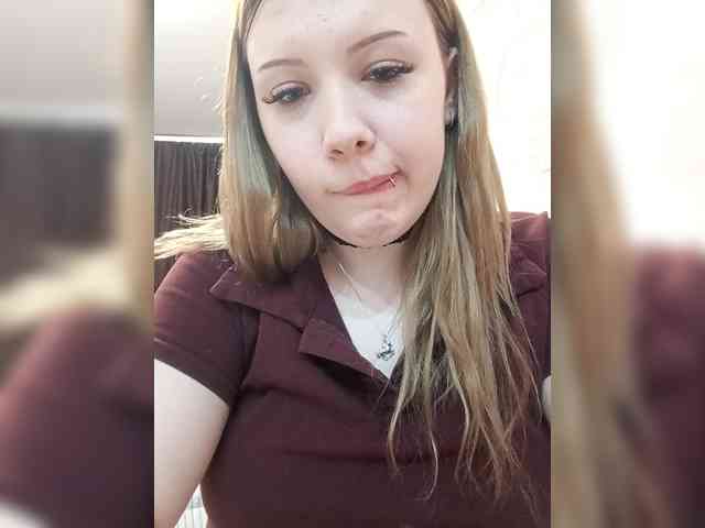 SweetyKittyaa webcam