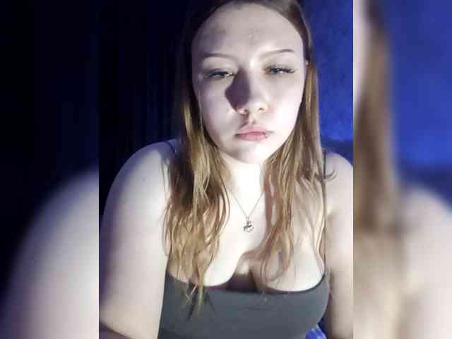 SweetyKittyaa webcam