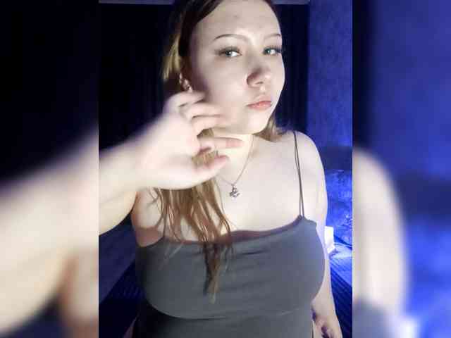 SweetyKittyaa webcam