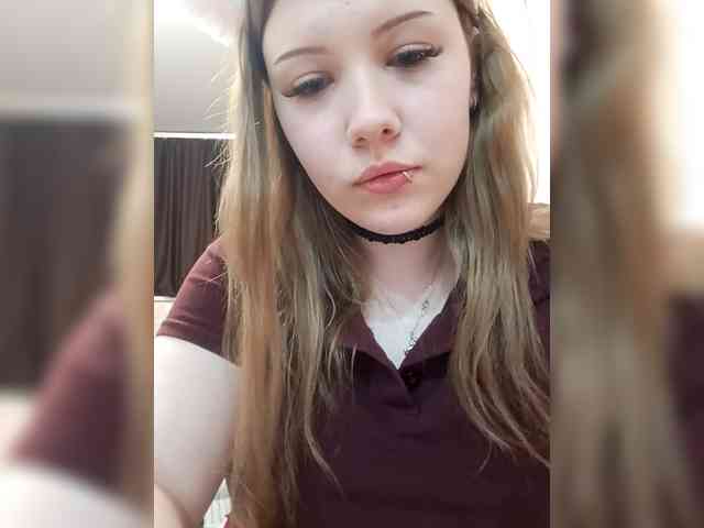 SweetyKittyaa webcam