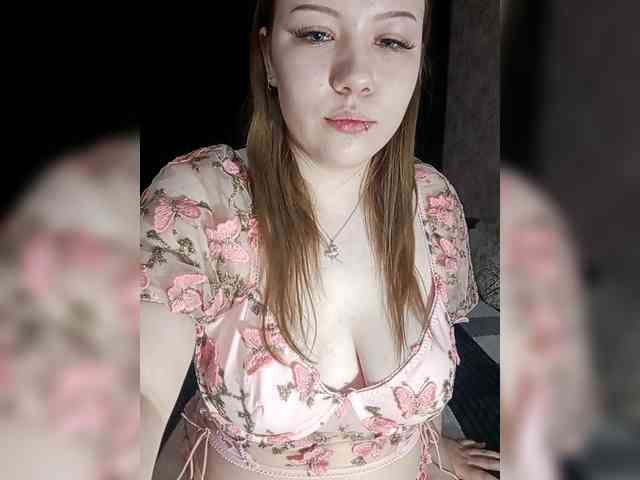 SweetyKittyaa webcam