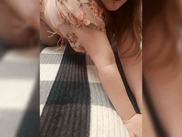 SweetyKittyaa webcam