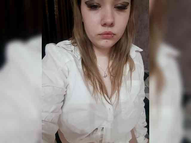 SweetyKittyaa webcam